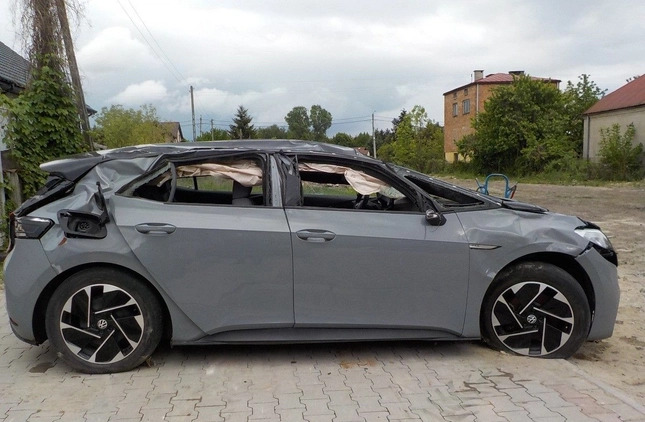 Volkswagen ID.3 cena 36900 przebieg: 30000, rok produkcji 2021 z Brzeg małe 277